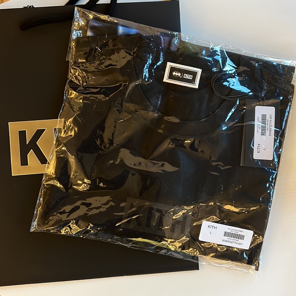 BATMAN X KITH JOKER Tee in BLACK 🦇💜♣️ Mens Size Large NWT 🏷️ - Picture 5 of 10